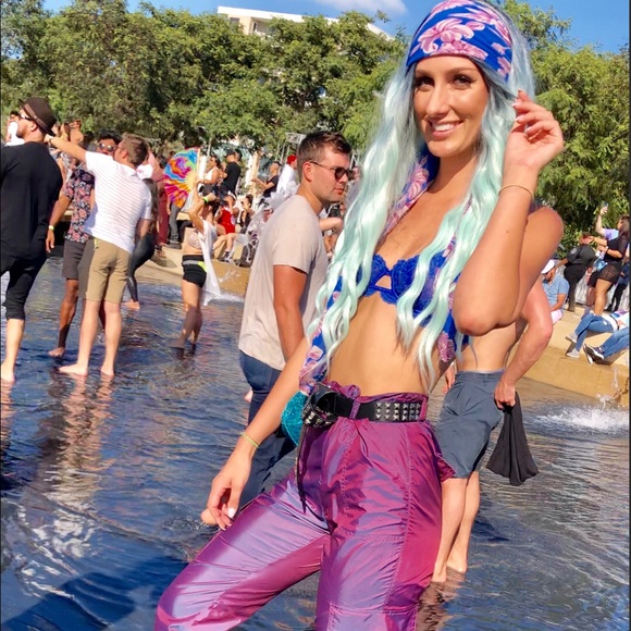 Meet your Posher, Alexandra - Picture 1 of 1